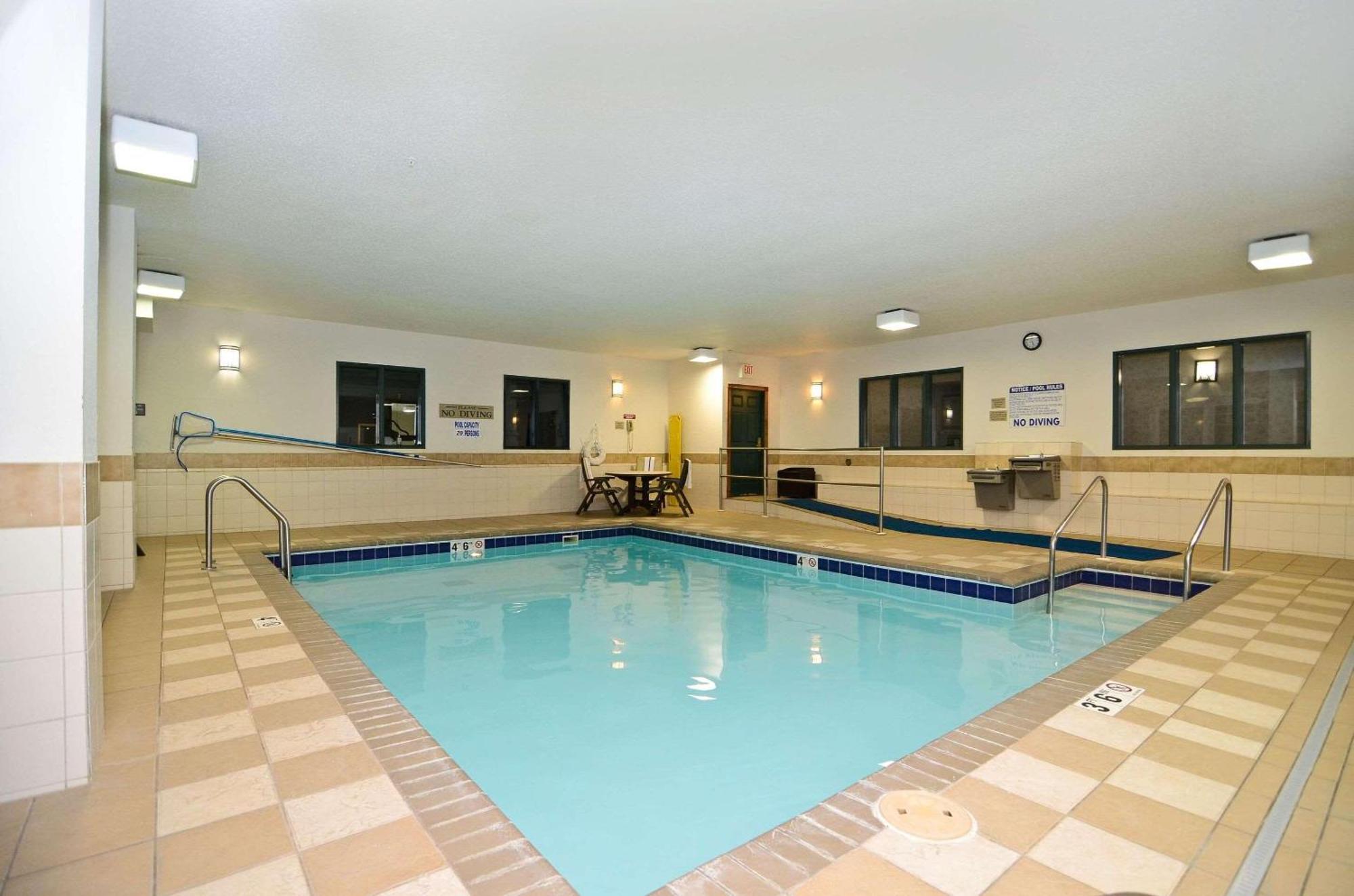 Country Inn & Suites By Radisson, Stevens Point, Wi Zewnętrze zdjęcie